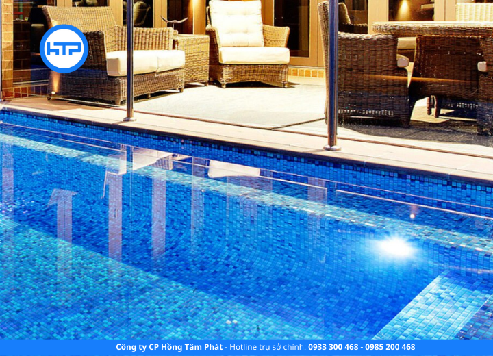 chà ron vách hồ bơi